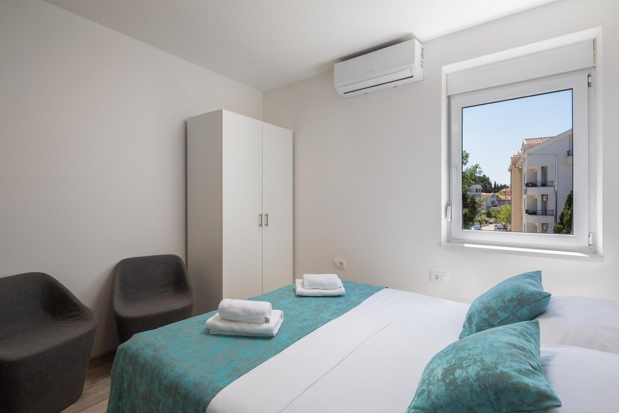 Beachfront Apartments Providenca With Free Parking Makarska Exterior photo